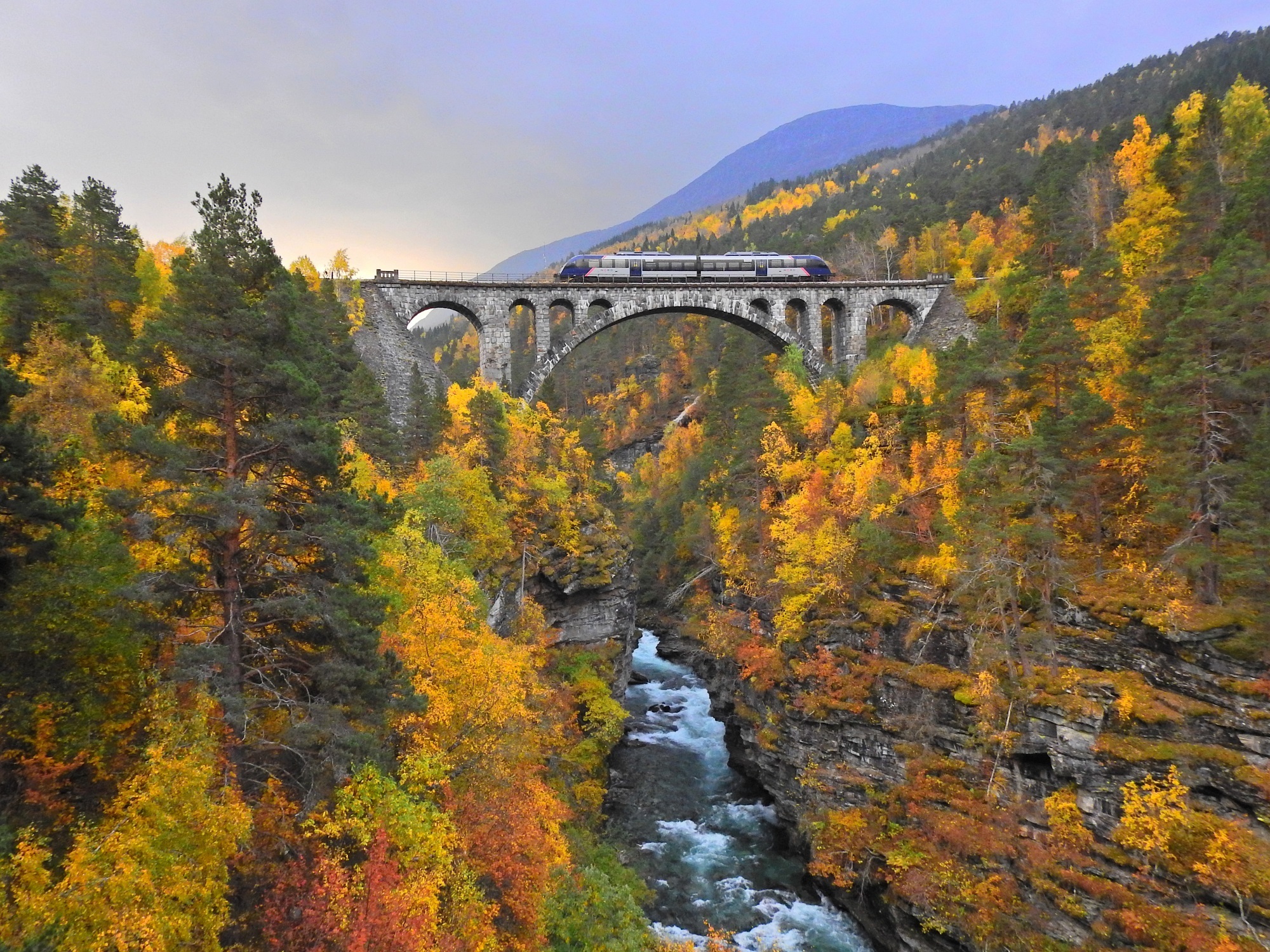 The Rauma railway, Kylling bridge, automn colors